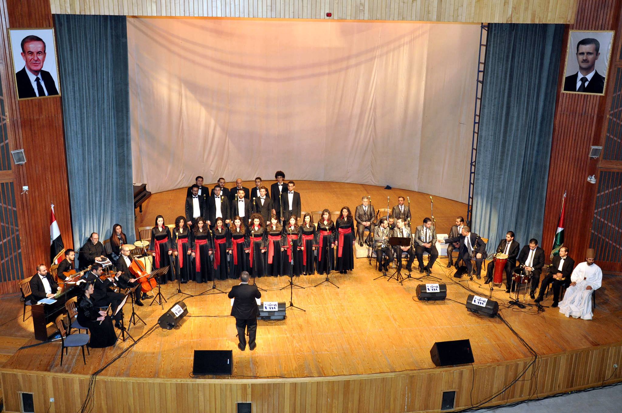 المغترب السوري أمسية موسيقية غنائية على مسرح دار الثقافة بحمص